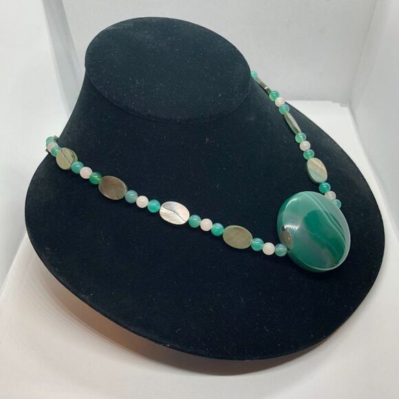 Unique Green Stone Gemstone Beaded Necklace with Sterling Silver Clasp - Picture 3 of 10